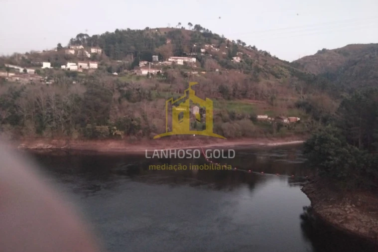 Terreno para Venda em Ferral Foto 13