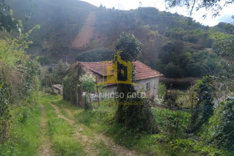 Terreno para Venda em Ferral Foto 1