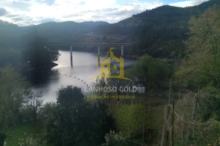 Terreno para Venda em Ferral Foto 20