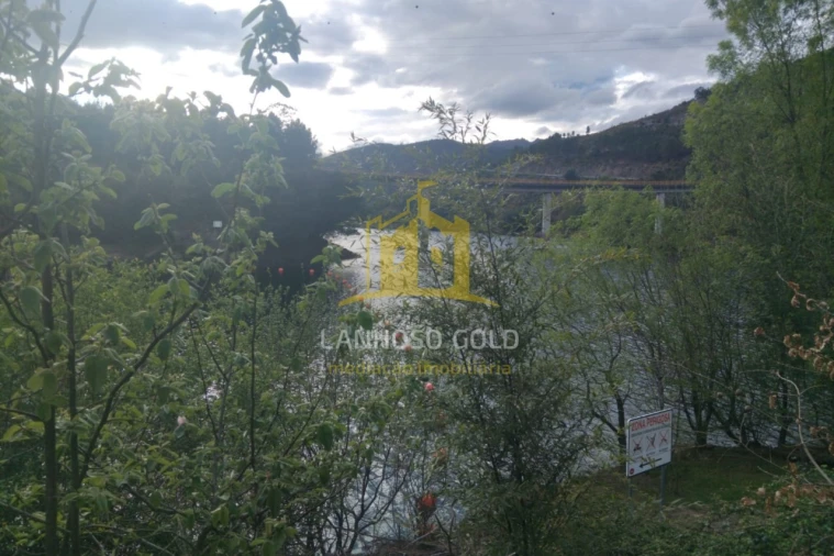 Terreno para Venda em Ferral Foto 23