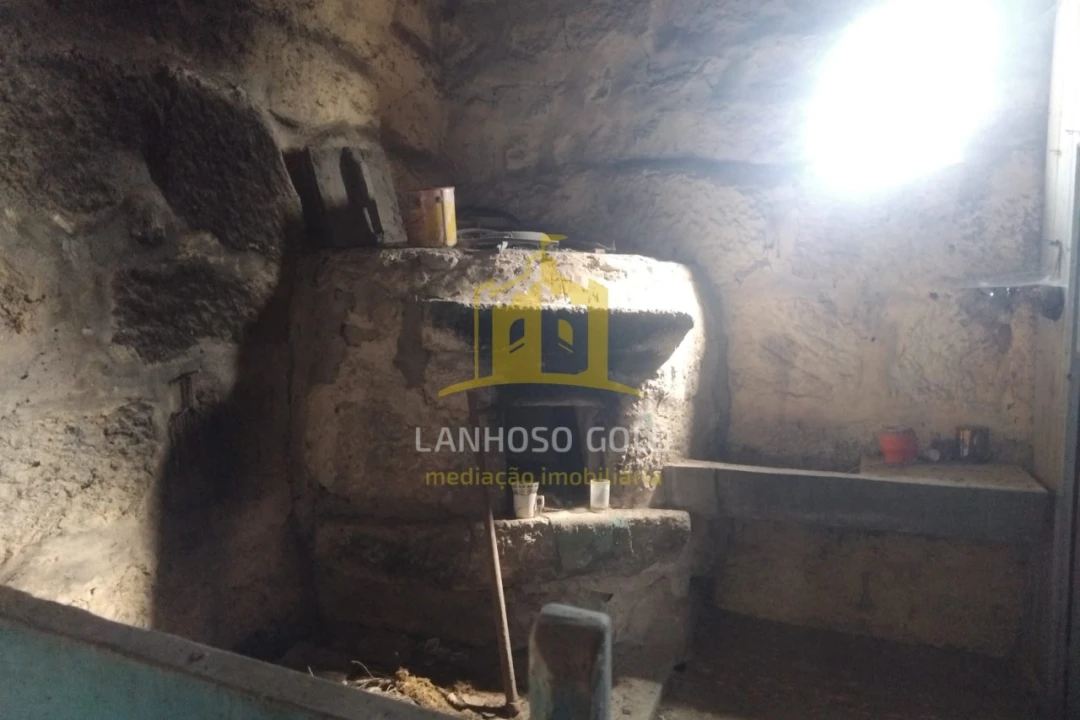 Terreno para Venda em Monte e Queimadela Foto 4