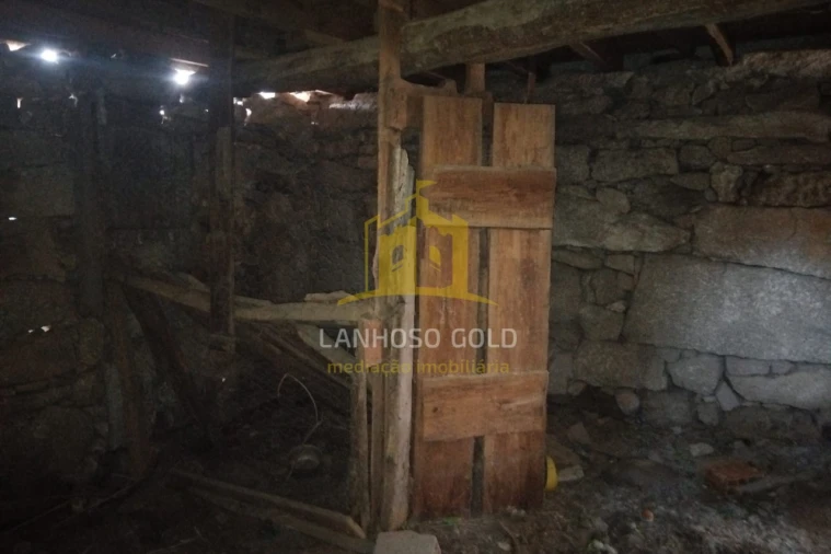 Terreno para Venda em Monte e Queimadela Foto 13