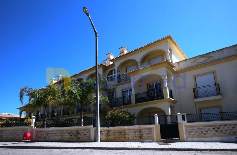 Apartamento T2 para Arrendamento férias em Albufeira e Olhos de Água Foto 3