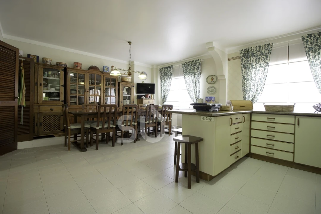 Apartamento T5 para Venda em Portimão Foto 28