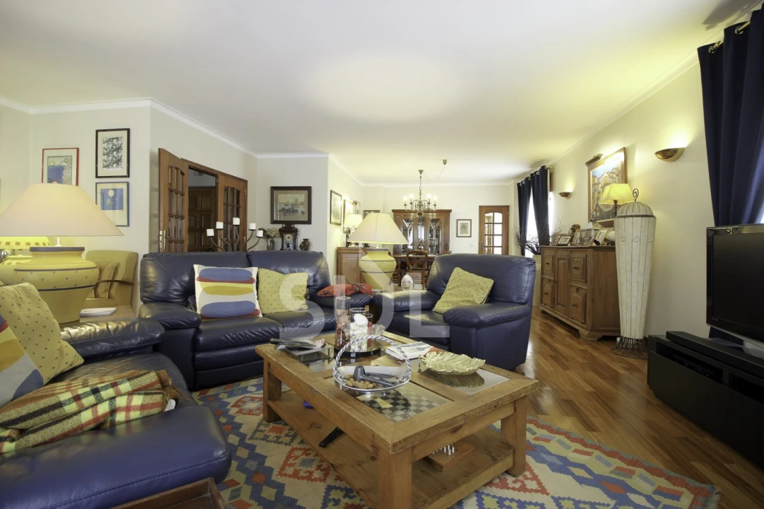 Apartamento T5 para Venda em Portimão Foto 9