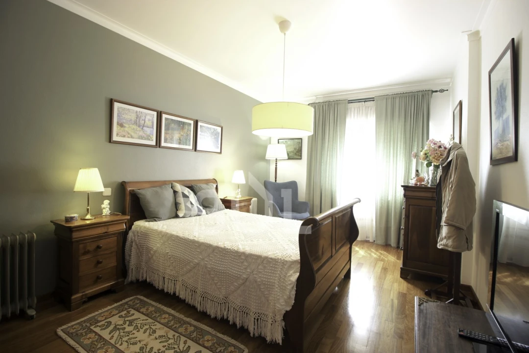 Apartamento T5 para Venda em Portimão Foto 12