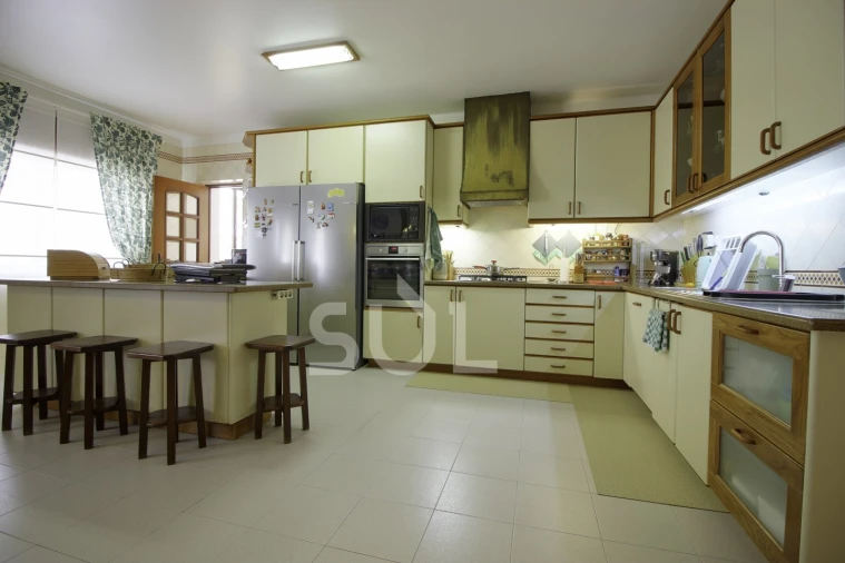 Apartamento T5 para Venda em Portimão Foto 2