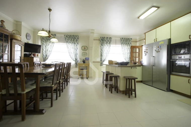 Apartamento T5 para Venda em Portimão Foto 27