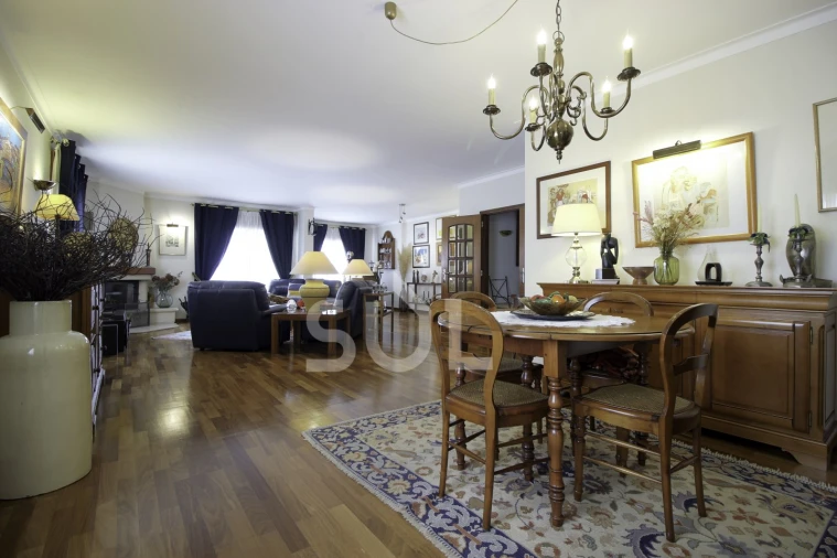 Apartamento T5 para Venda em Portimão Foto 4