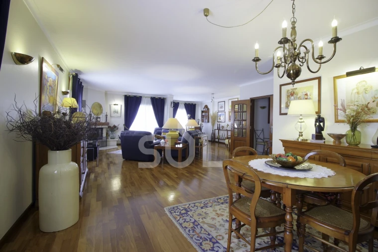 Apartamento T5 para Venda em Portimão Foto 1