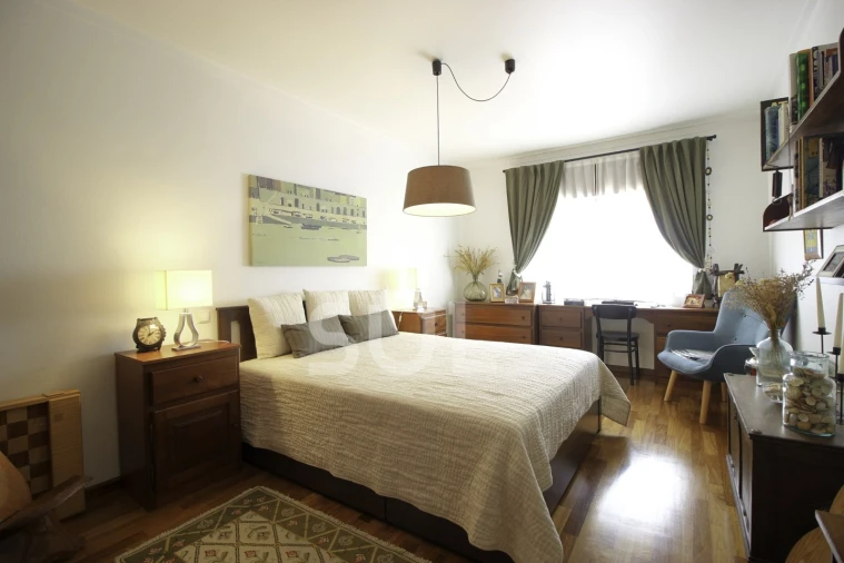 Apartamento T5 para Venda em Portimão Foto 16