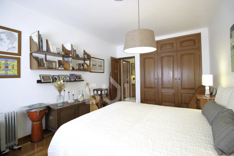 Apartamento T5 para Venda em Portimão Foto 17