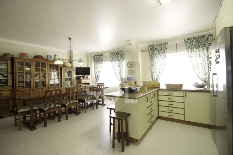 Apartamento T5 para Venda em Portimão Foto 26