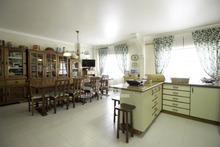 Apartamento T5 para Venda em Portimão Foto 47