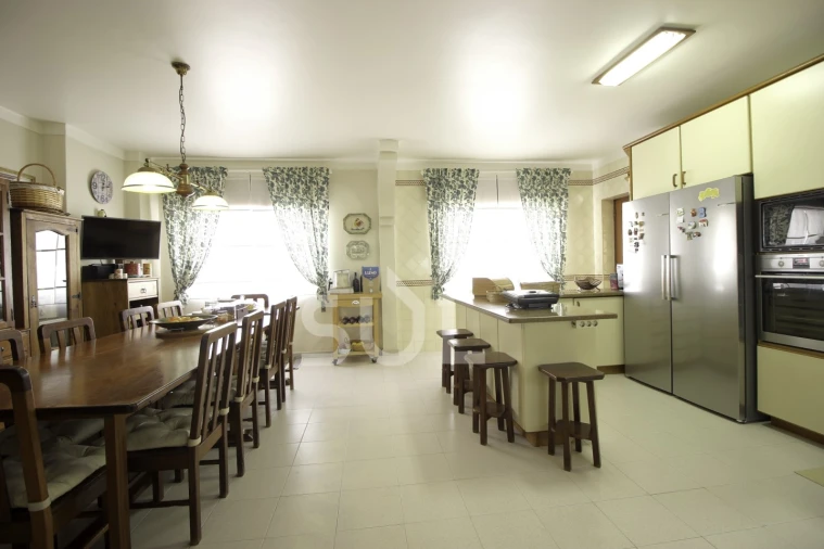 Apartamento T5 para Venda em Portimão Foto 48