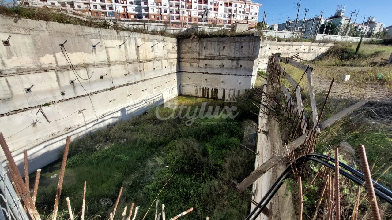 Terreno P/ Prédio para Venda em Venteira Foto 10