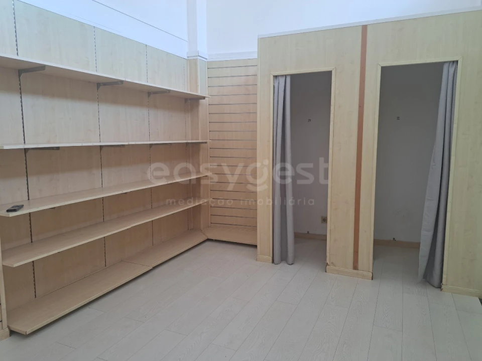 Loja para Arrendamento em Beja (Santiago Maior e São João Baptista) Foto 5