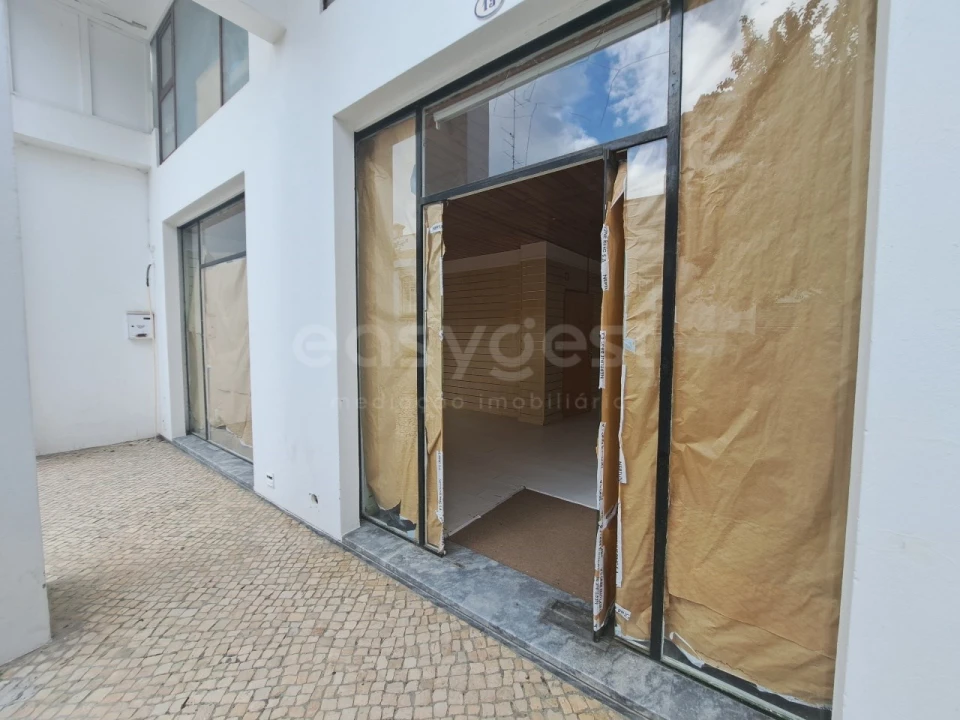 Loja para Arrendamento em Beja (Santiago Maior e São João Baptista) Foto 9