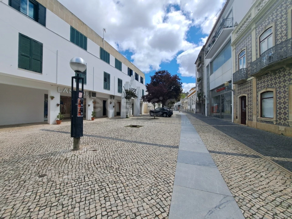 Loja para Arrendamento em Beja (Santiago Maior e São João Baptista) Foto 12