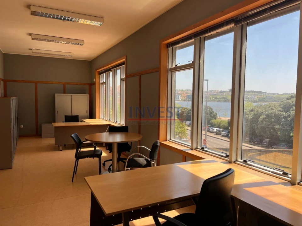 Escritório para Arrendamento em Aldoar, Foz do Douro e Nevogilde Foto 1