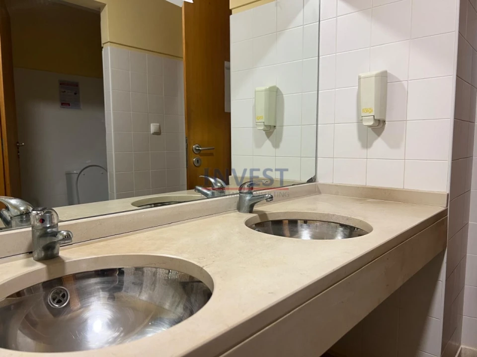 Escritório para Arrendamento em Aldoar, Foz do Douro e Nevogilde Foto 27