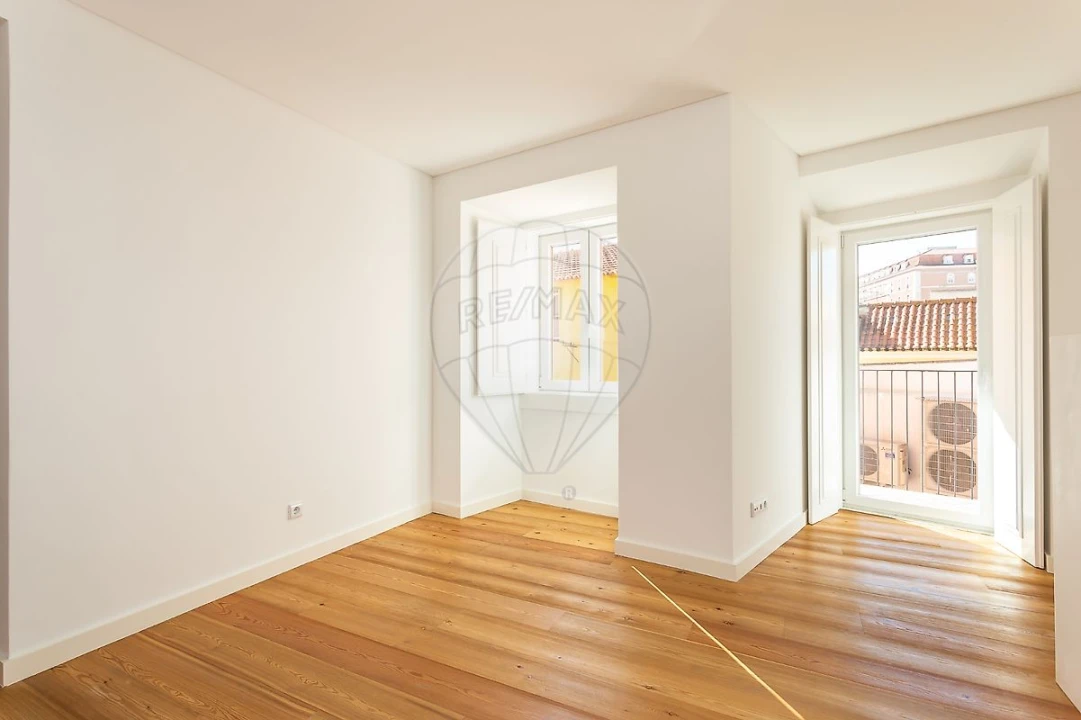 Apartamento T1 para Venda em Santa Maria Maior Foto 3