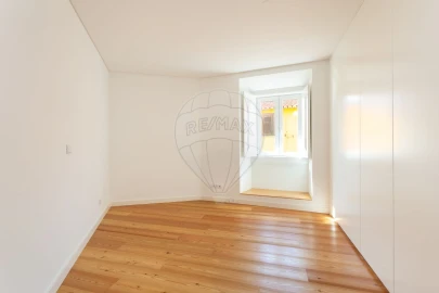 Apartamento T1 para Venda em Santa Maria Maior