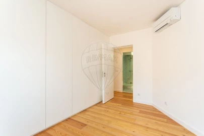 Apartamento T1 para Venda em Santa Maria Maior