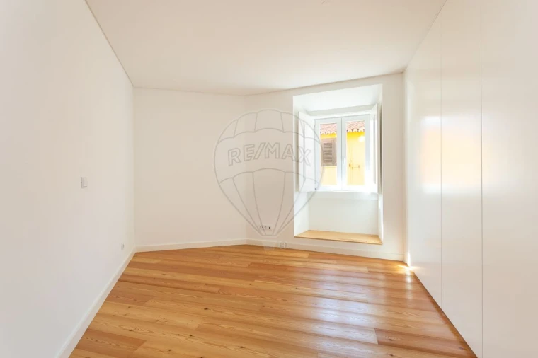 Apartamento T1 para Venda em Santa Maria Maior Foto 6