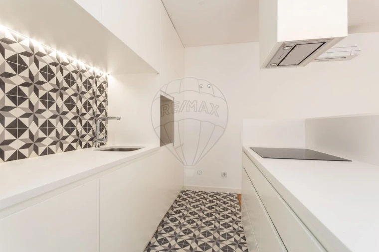 Apartamento T1 para Venda em Santa Maria Maior Foto 12