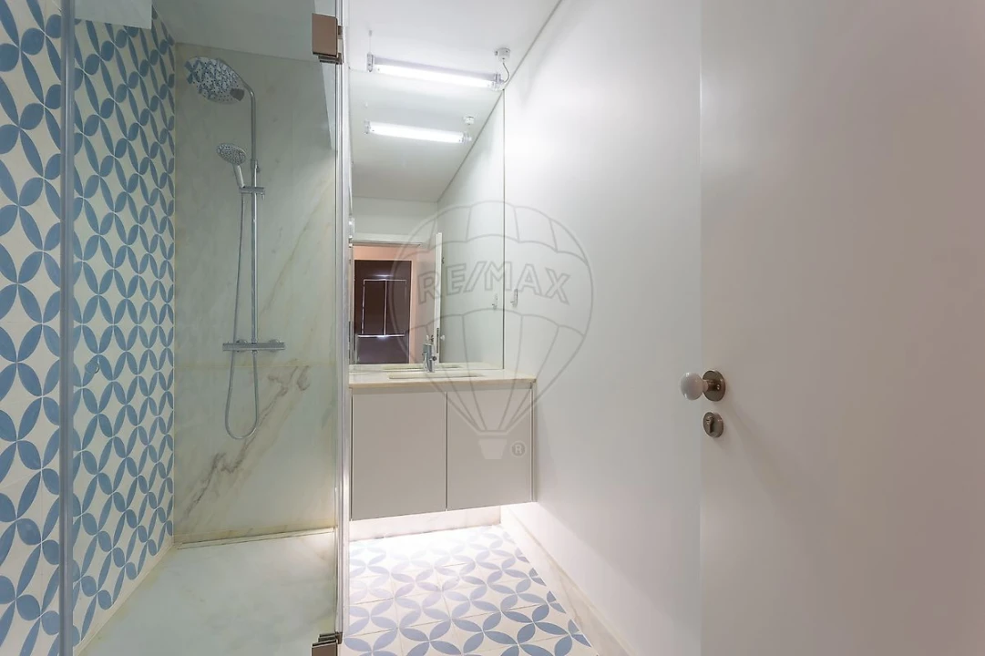 Apartamento T1 para Venda em Santa Maria Maior Foto 9