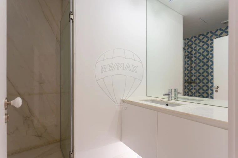 Apartamento T1 para Venda em Santa Maria Maior Foto 8