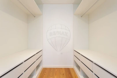 Apartamento T2 para Venda em Santa Maria Maior