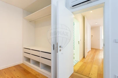 Apartamento T2 para Venda em Santa Maria Maior
