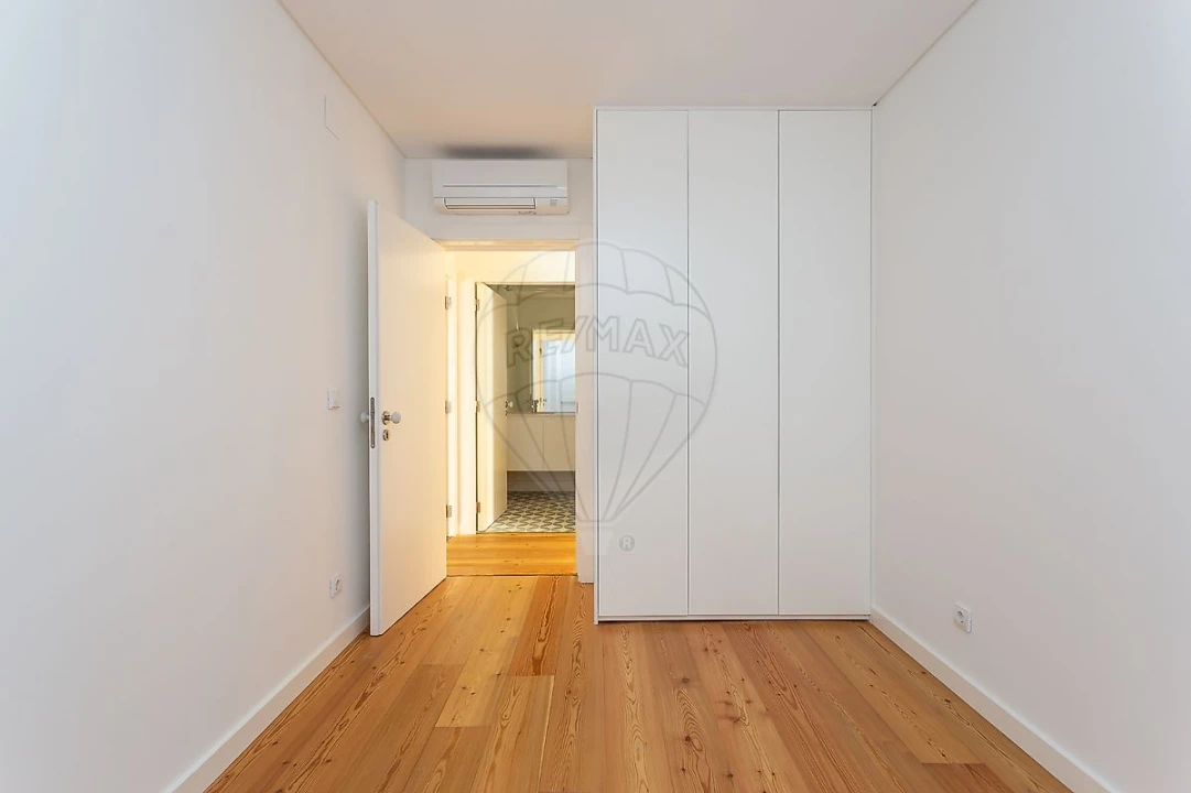 Apartamento T2 para Venda em Santa Maria Maior Foto 7
