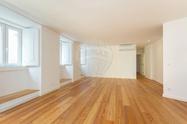 Apartamento T2 para Venda em Santa Maria Maior Foto 2