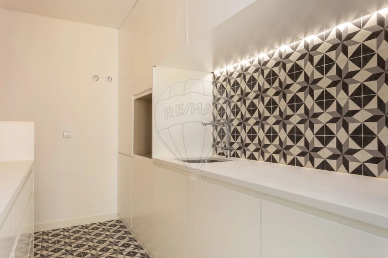 Apartamento T2 para Venda em Santa Maria Maior Foto 9