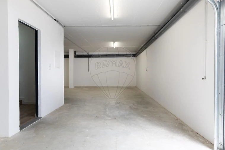 Moradia T4 para Venda em Venteira Foto 28