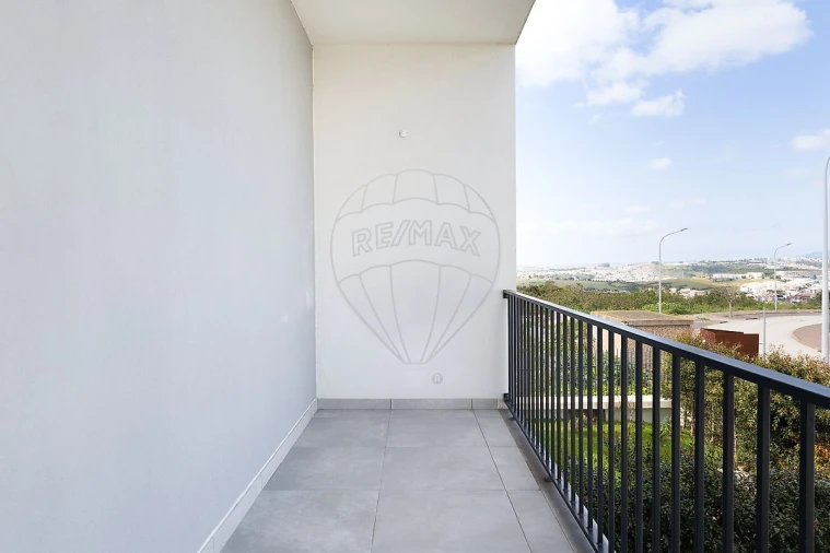 Moradia T4 para Venda em Venteira Foto 18