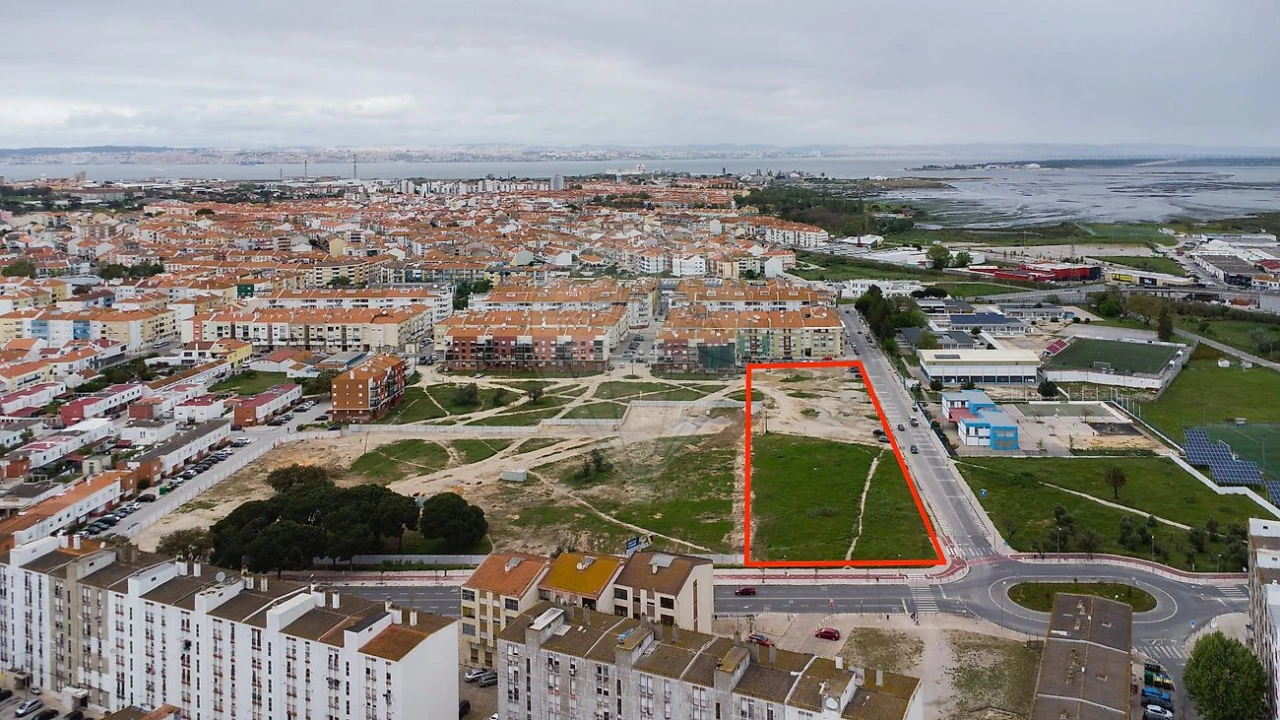 Terreno para Venda em Baixa da Banheira e Vale da Amoreira Foto 10