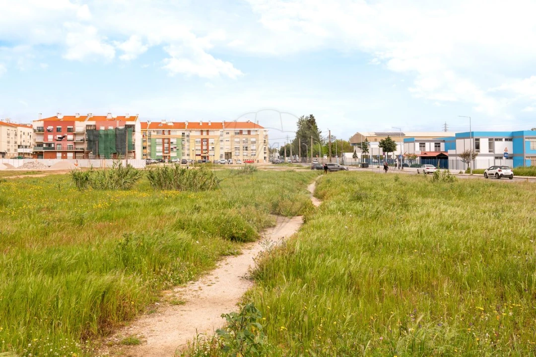 Terreno para Venda em Baixa da Banheira e Vale da Amoreira Foto 12
