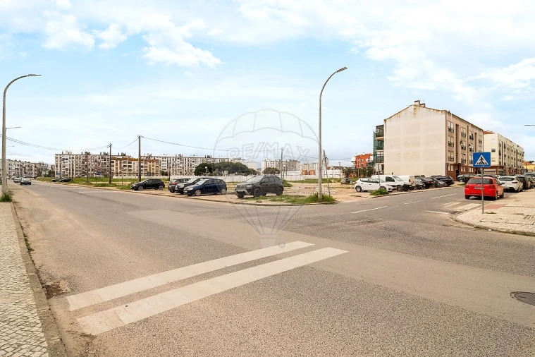 Terreno para Venda em Baixa da Banheira e Vale da Amoreira Foto 7