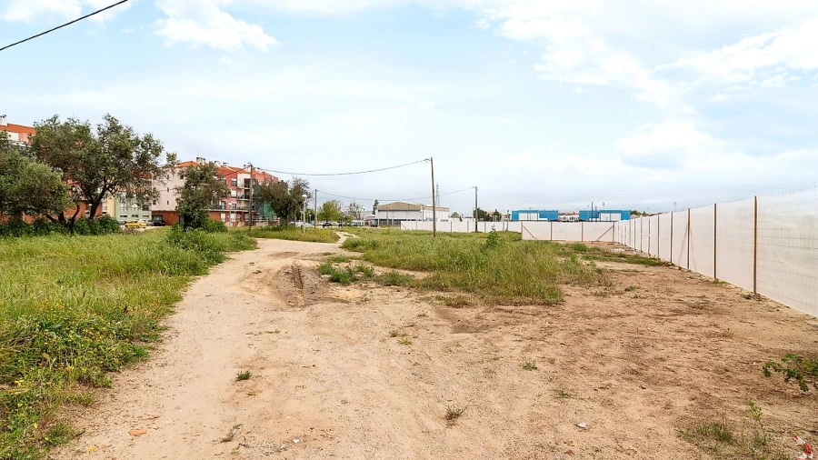 Terreno para Venda em Baixa da Banheira e Vale da Amoreira