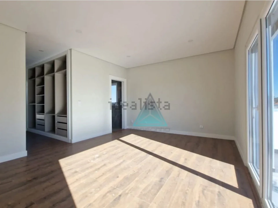 Moradia T5 para Venda em Azeitão (São Lourenço e São Simão) Foto 13
