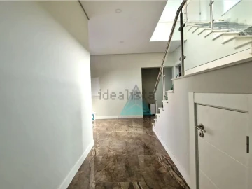 Moradia T5 para Venda em Azeitão (São Lourenço e São Simão)