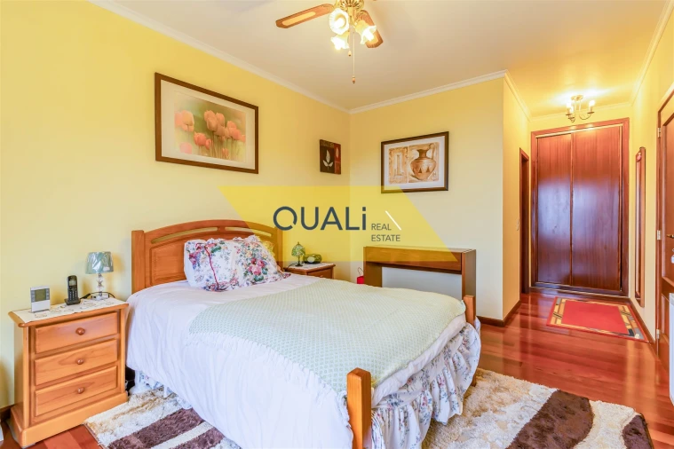 Moradia T5 para Venda em Canhas Foto 20