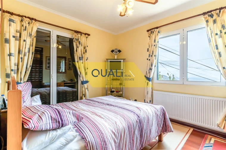 Moradia T5 para Venda em Canhas Foto 16