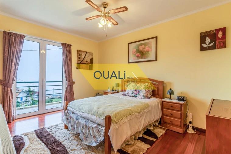 Moradia T5 para Venda em Canhas Foto 18