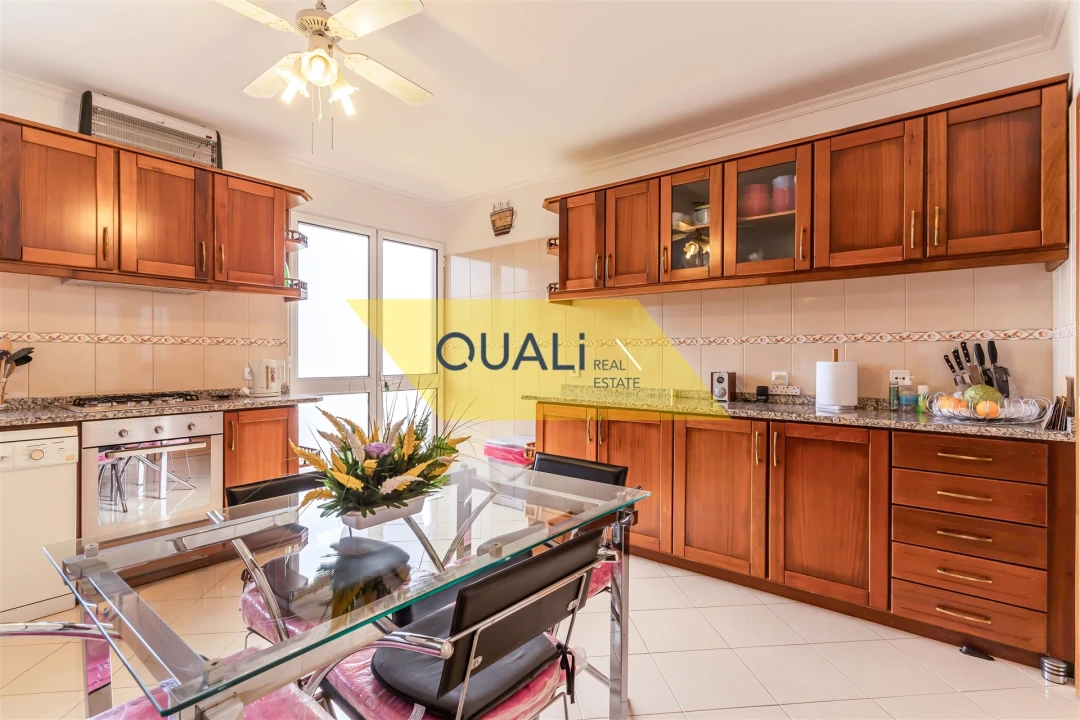 Moradia T5 para Venda em Canhas Foto 9