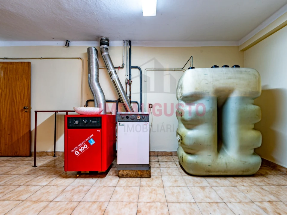 Moradia T6 para Venda em Souto Foto 41